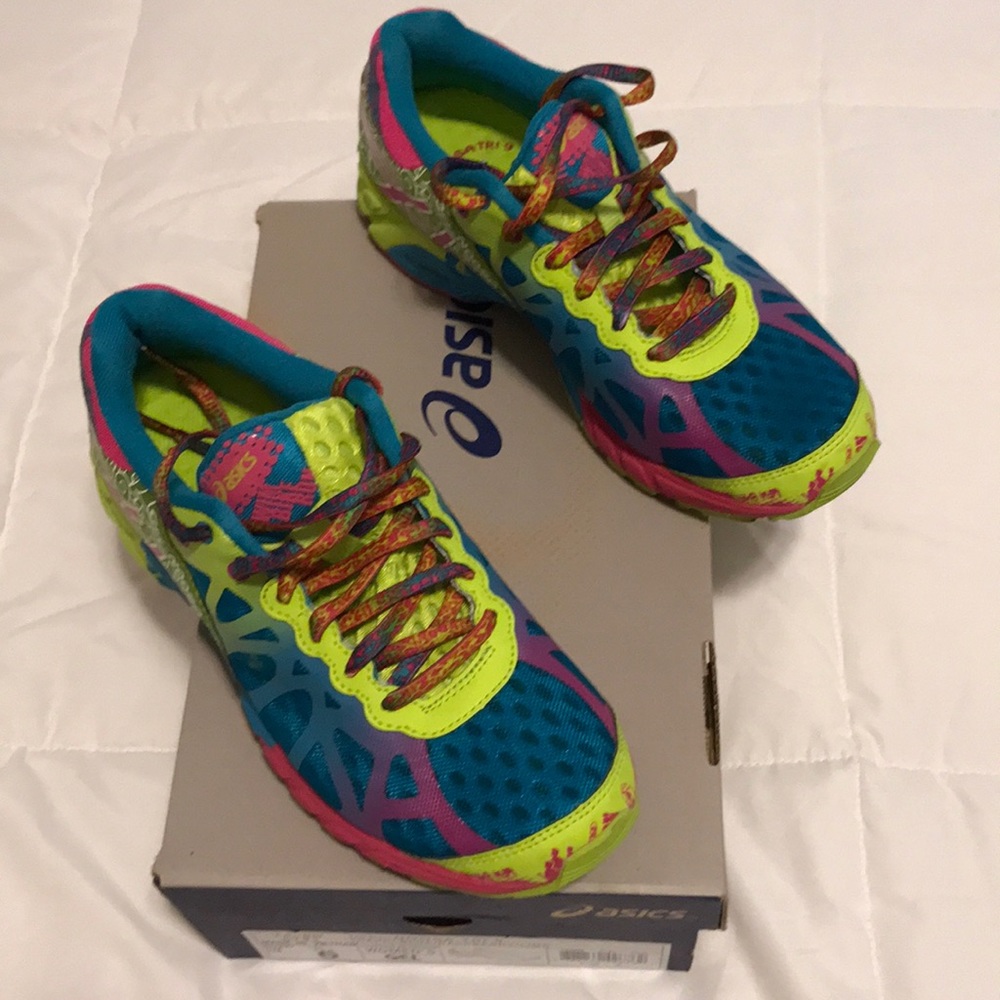 Asics Gel-Noosa Tri 9 running shoes
